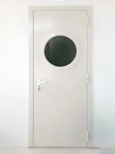 Дверь с круглым остеклением