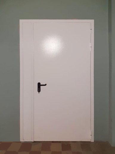 Дверь с системой Антипаника, фото спереди (ул.Беломорская, 36)