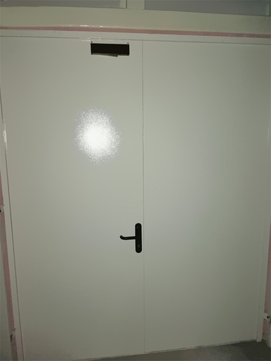 Двупольная дверь с обратной стороны (БЦ «Технопарк», Волгоградский проспект, 5)