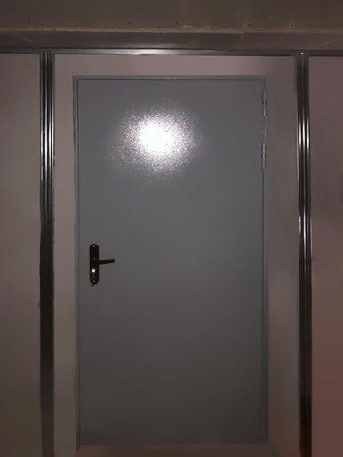 Однопольная техническая дверь (ул. Одесская, 22 к5)