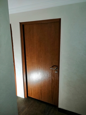 Огнезащитная дверь, вид изнутри (консульство, ул. Гончарная, 14)
