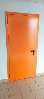 Оранжевая огнеупорная дверь