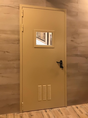 Остекленная дверь «антипаника» с вентиляцией