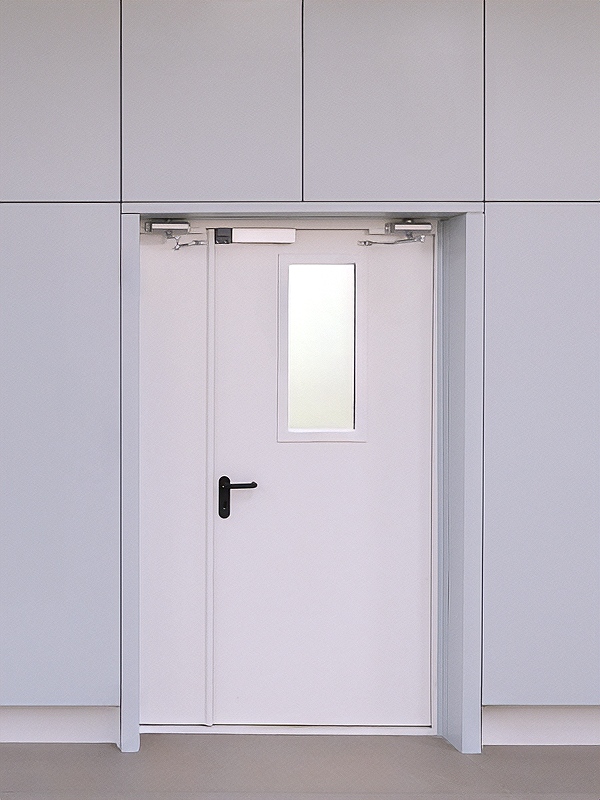 Фото с объектов в октябре: двери EI 60 однопольной и полуторной конструкции
