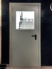 Остекленная дверь для хлебозавода