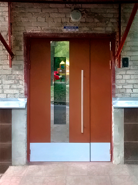Три подъездные двери для многоквартирного дома — Окружной проезд